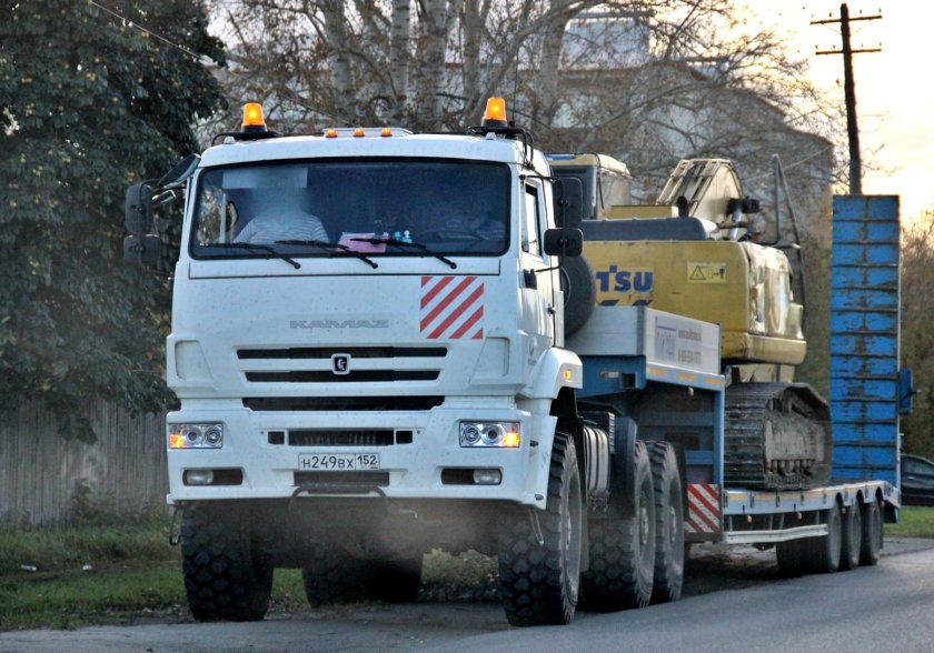 КАМАЗ 65221 С тралом
