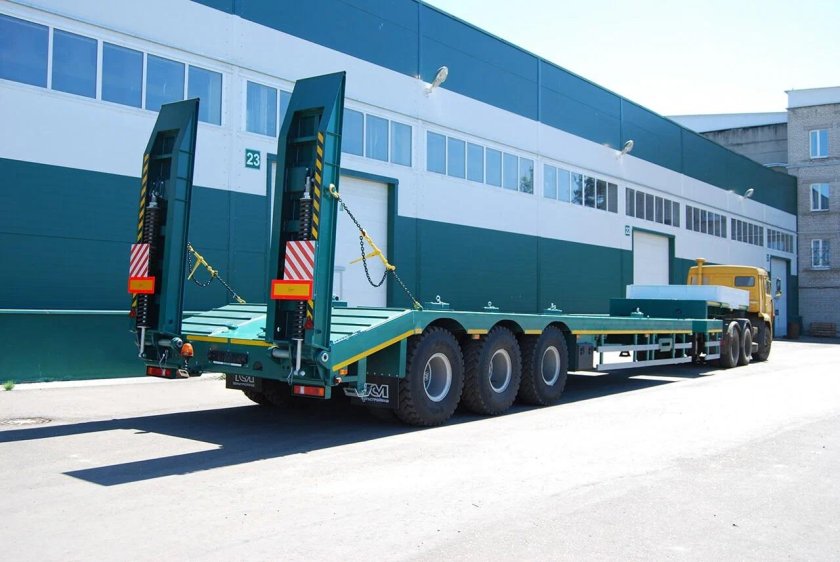 КАМАЗ С низкорамным тралом