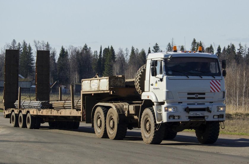 КАМАЗ 65221 военный тягач