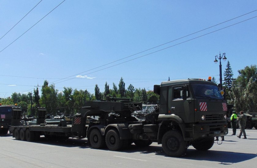 КАМАЗ 65225 военный тягач