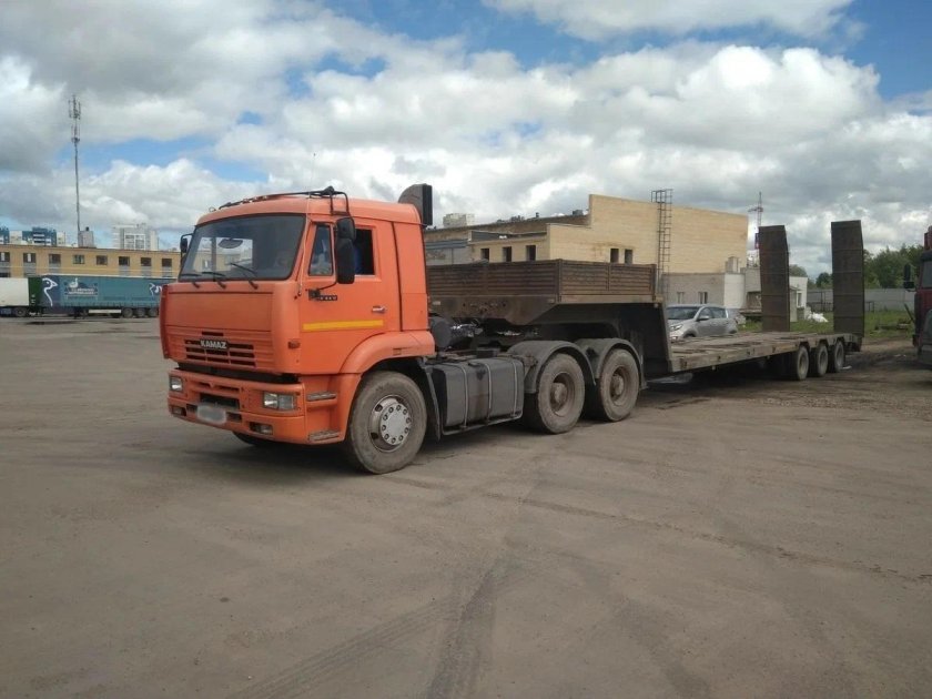 КАМАЗ-6460 седельный тягач