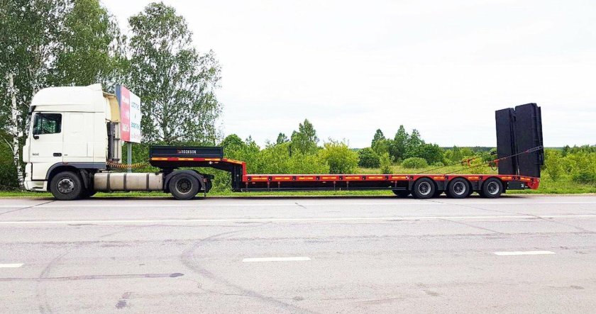 КАМАЗ С низкорамным тралом