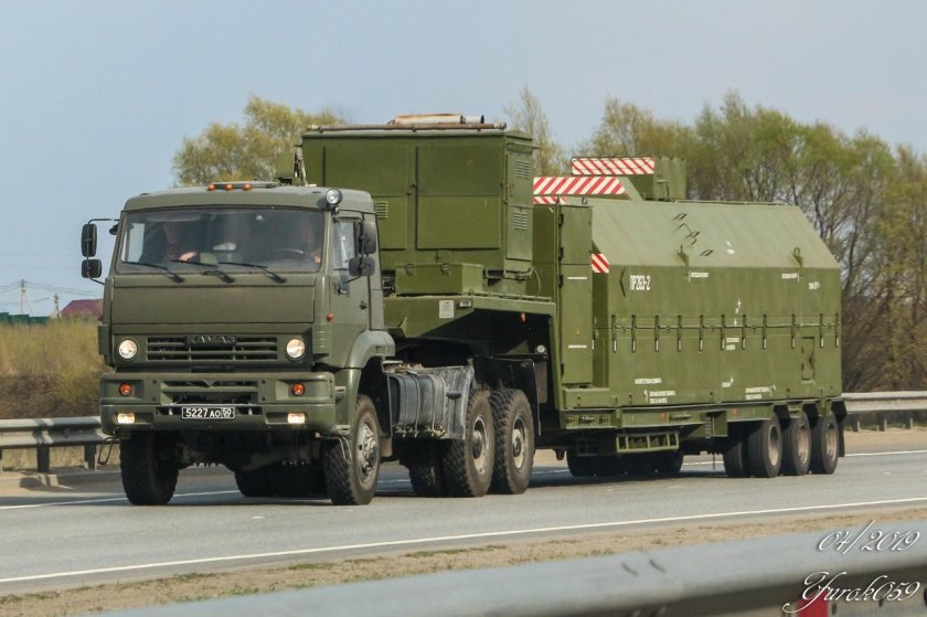 КАМАЗ 65225 военный тягач