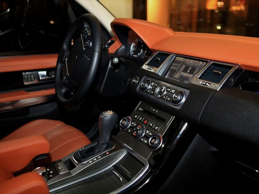 Рендж Ровер спорт 2012 салон