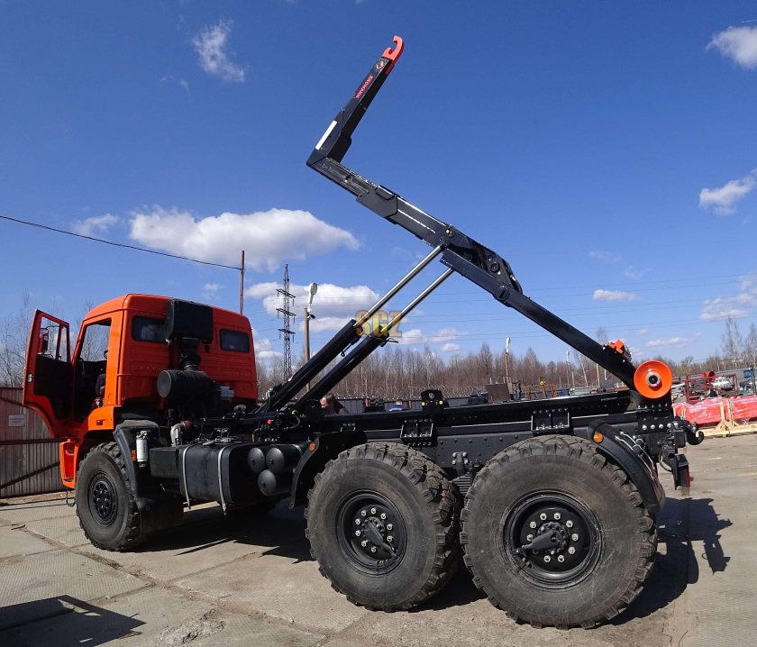 Крюковой мультилифт КАМАЗ