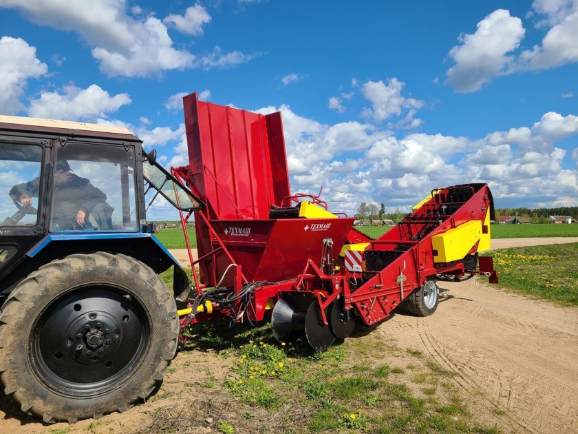 Картофелеуборочный комбайн ККУ-1