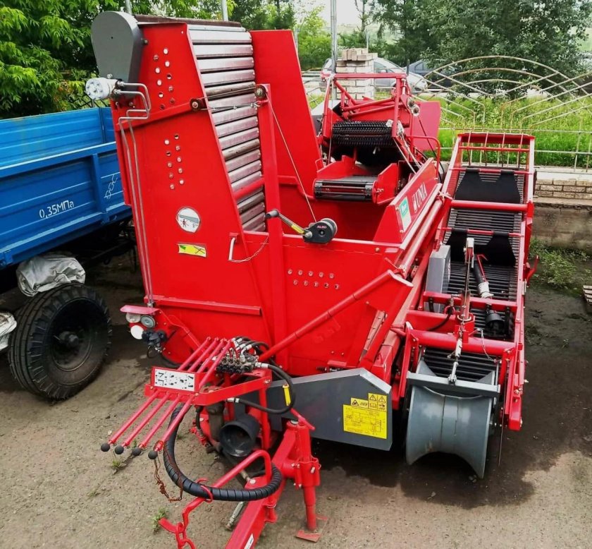 Картофельный комбайн