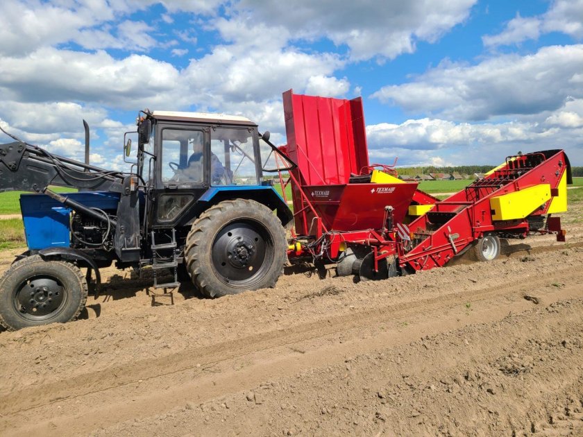 Картофелеуборочный комбайн ККУ-1