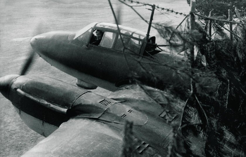 Самолет пе-2