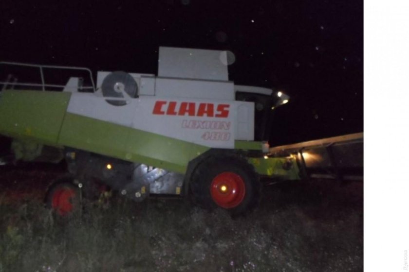 Комбайн ночью