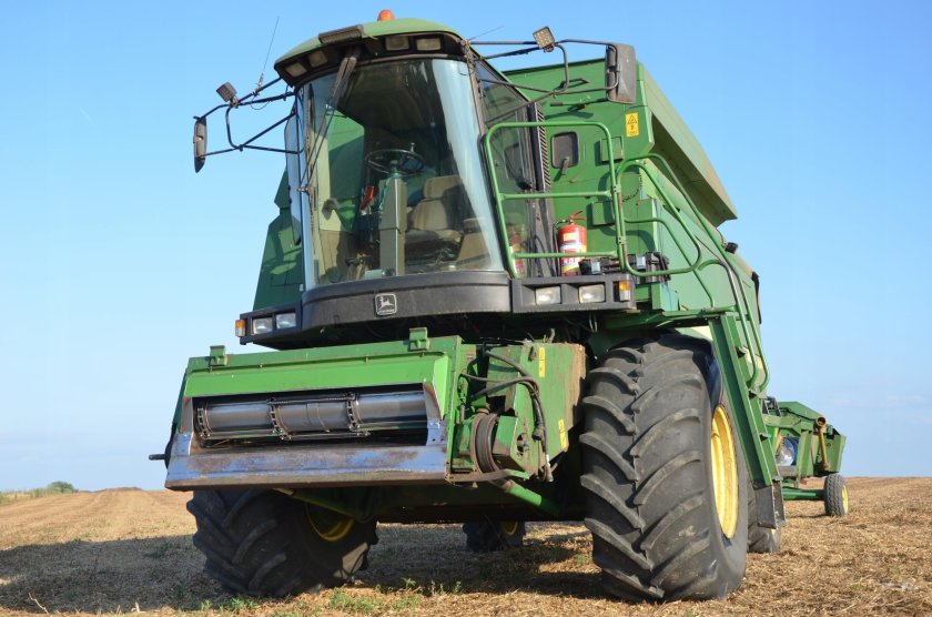 John Deere 2264