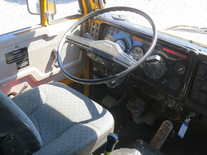 КАМАЗ 5320 салон кабины