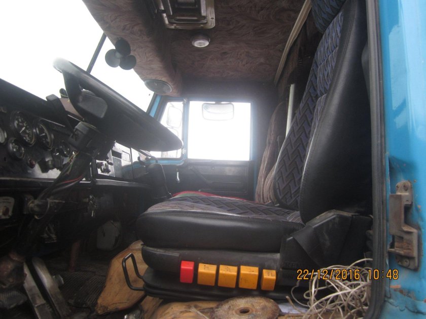 КАМАЗ-55102 салон кабины