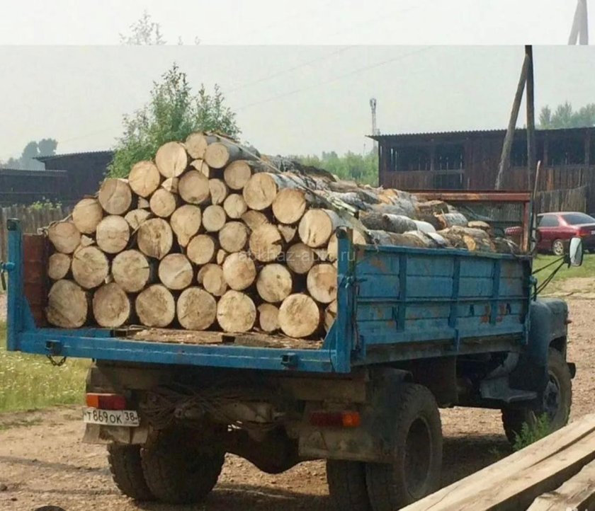 ЗИЛ 131 самосвал с дровами
