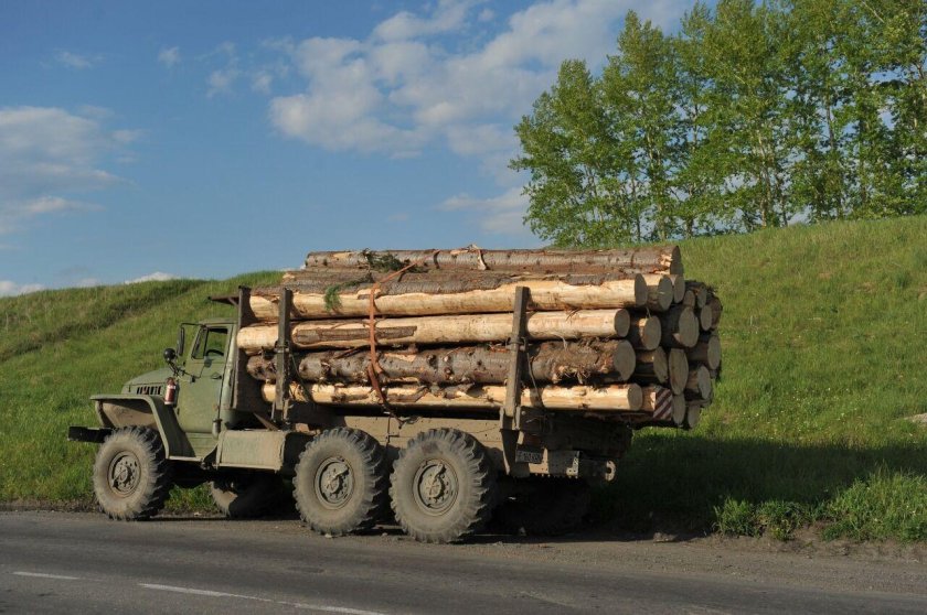 Лесовоз Комилес