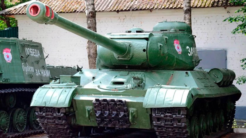 Танк ИС-2