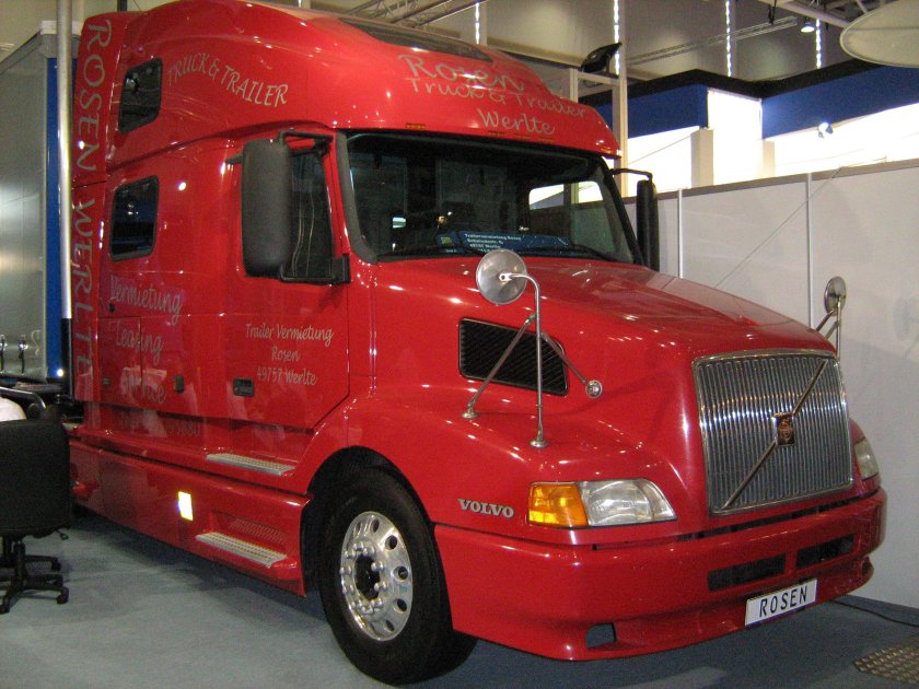 Вольво капотный тягач