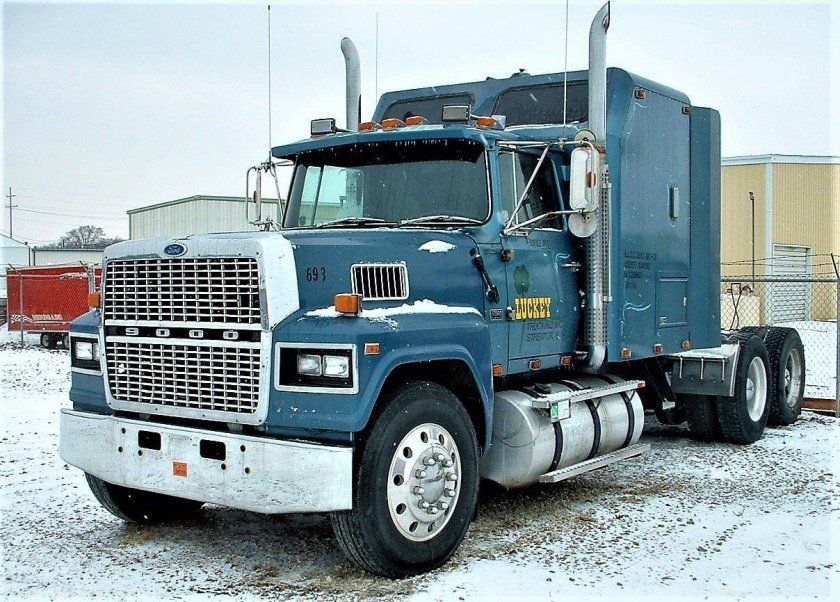 Ford LTL 9000 Truck