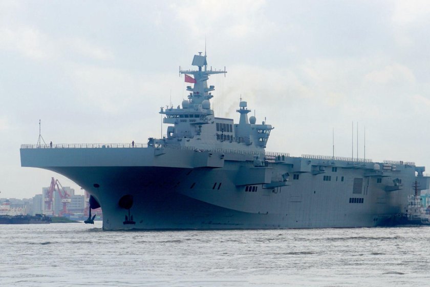 Десантный корабль Китая Type 075