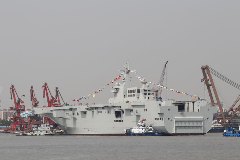 Десантный корабль Китая Type 075