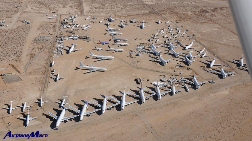 Хранилище самолетов в Испании