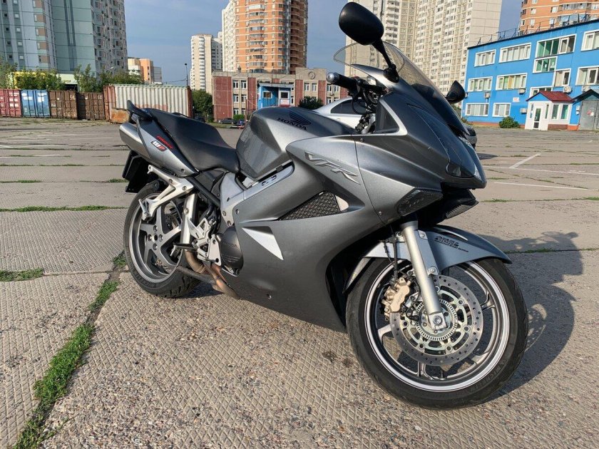 VFR 800 2008