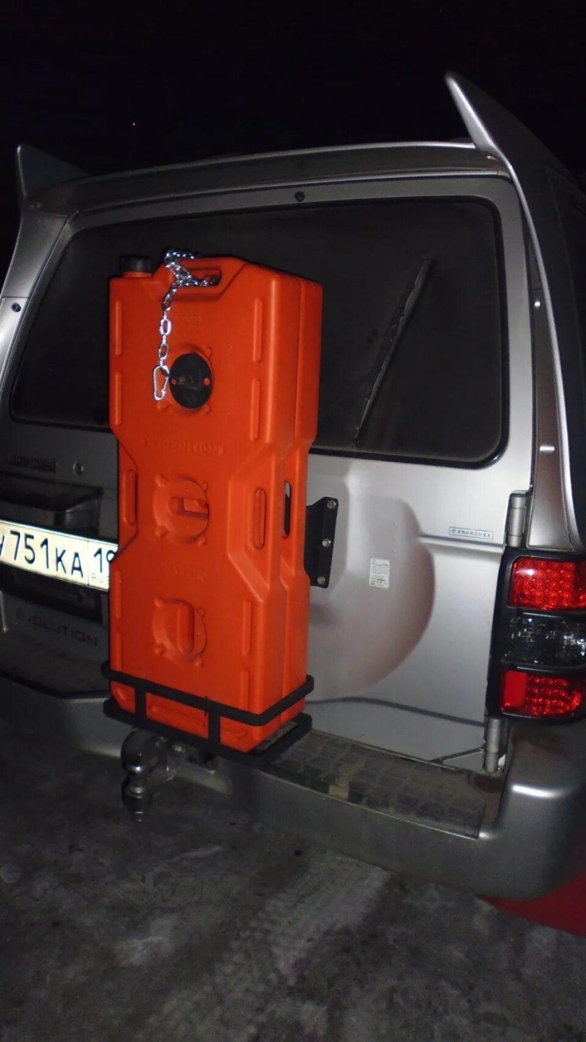 Запасное колесо на багажник Мицубиси Паджеро 4