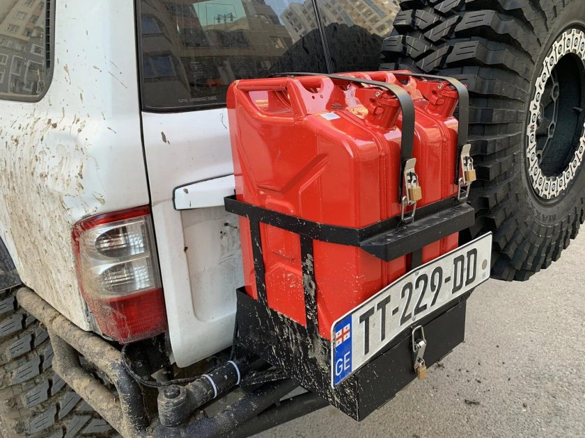 Боковое крепление канистры Patrol 61