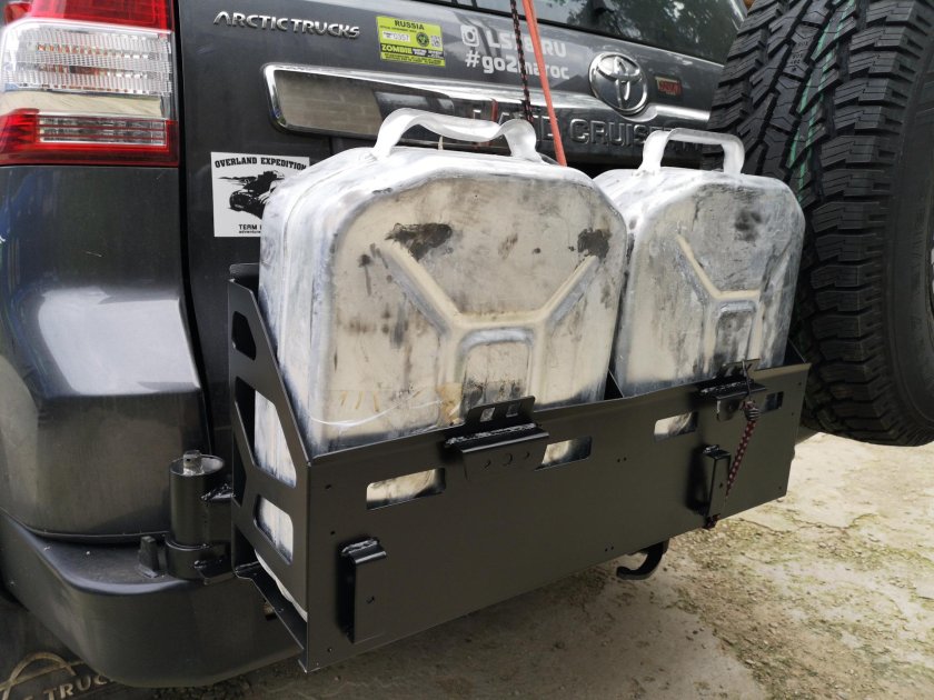 Калитка запаски ленд Крузер 80