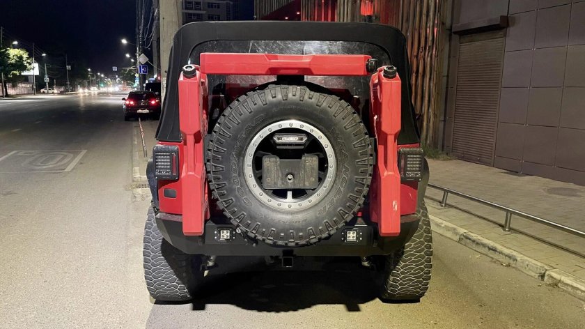 Крепеж канистр Jeep Wrangler