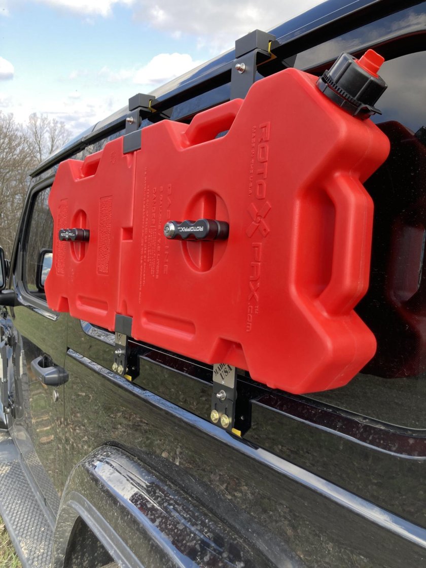 Крепеж канистр Jeep Wrangler