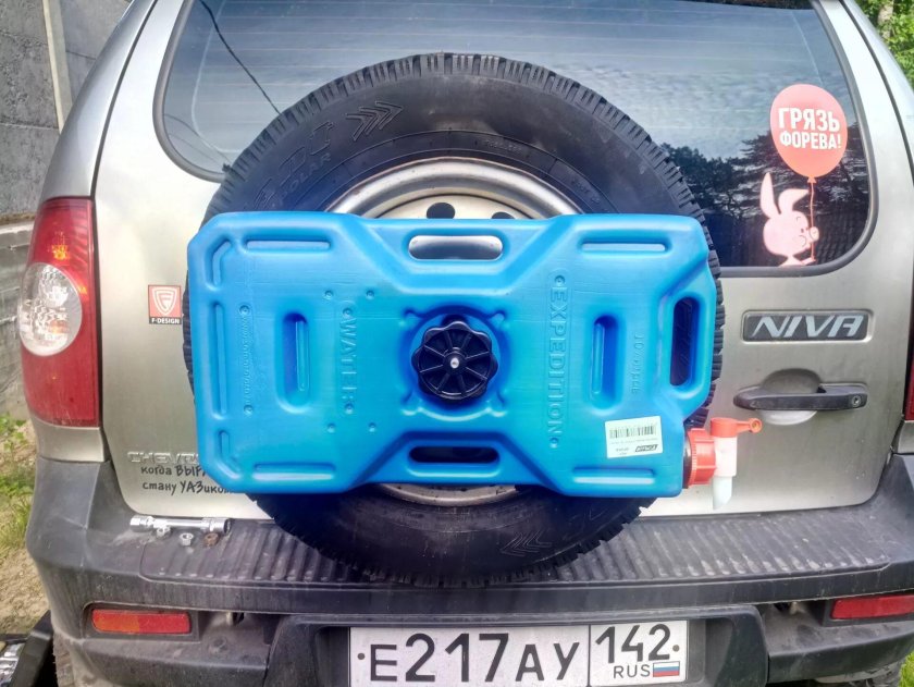 Кронштейн запаски Нива Шевроле