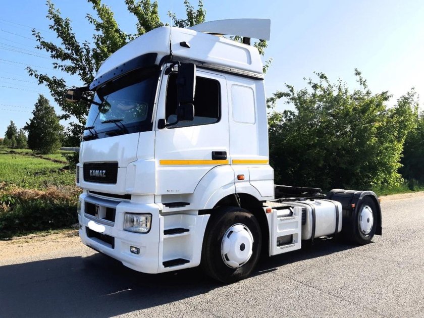 Тягач КАМАЗ 5490