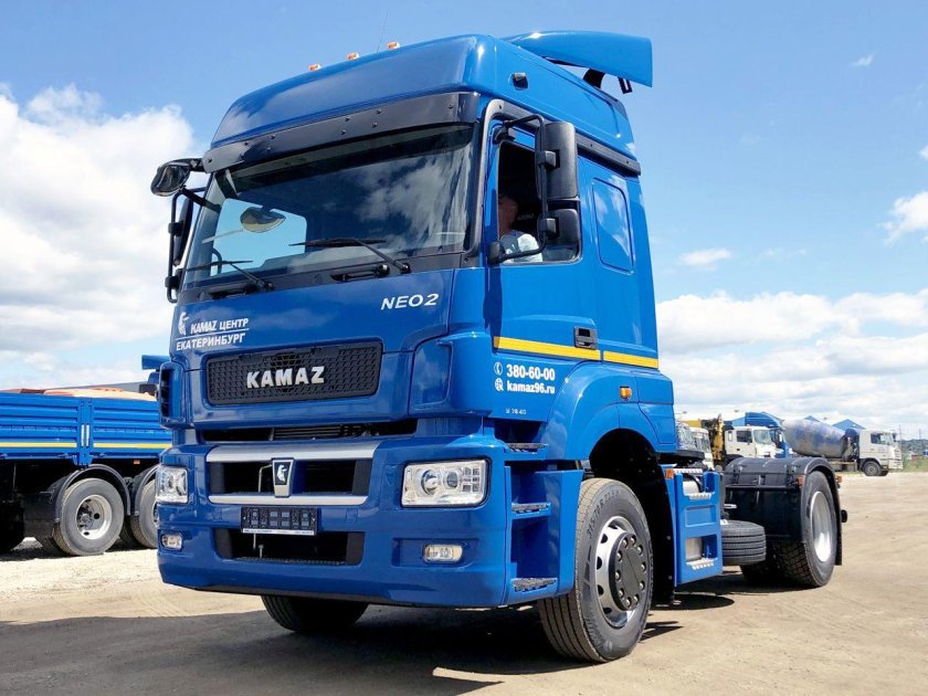 Седельный тягач КАМАЗ 5490