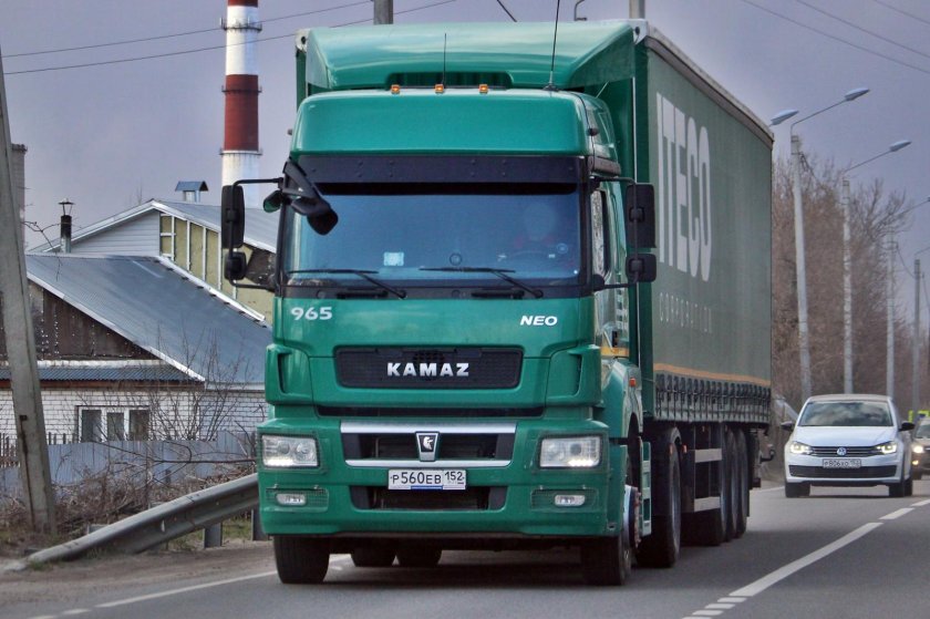 КАМАЗ 5490 зеленый