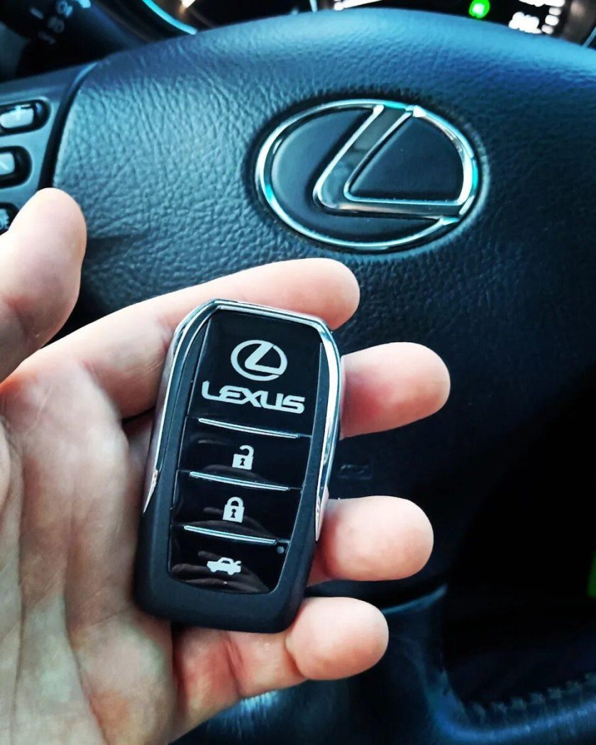 Ключ Лексус 570