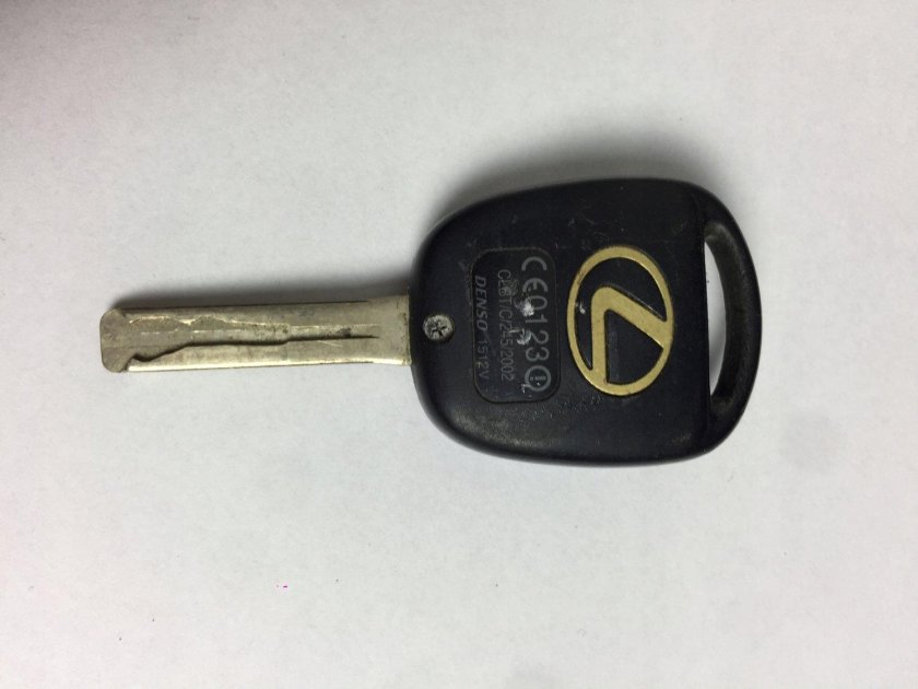 Ключ Лексус rx300 2020