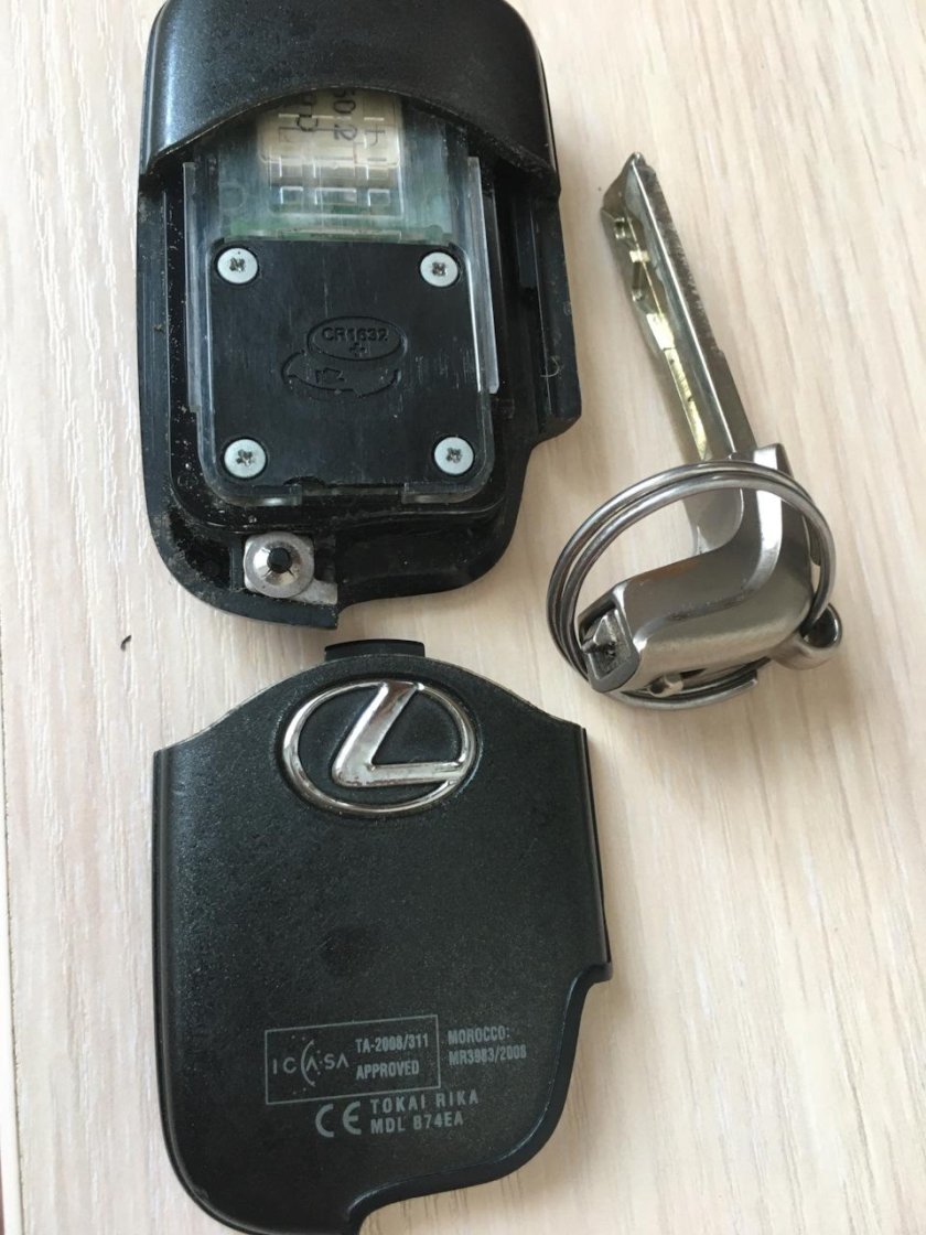 Лексус рх270 батарейка в Ключе