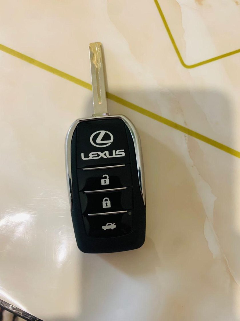 Выкидной ключ Тойота