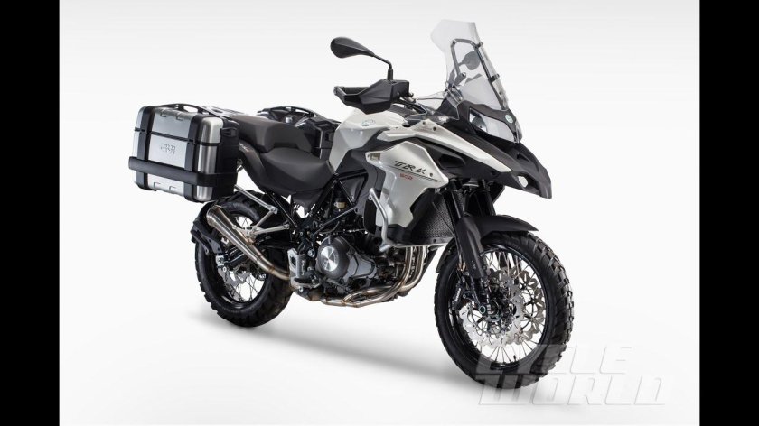 Мотоцикл Benelli Trk 502