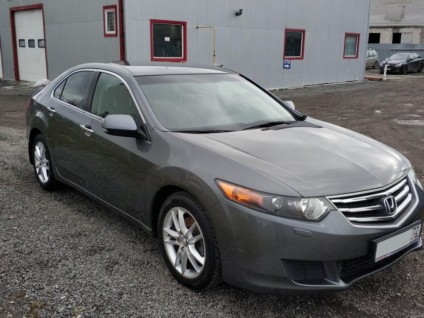 Хонда Аккорд 2008 года серая