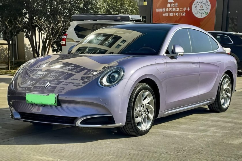 Китайская Панамера машина новая