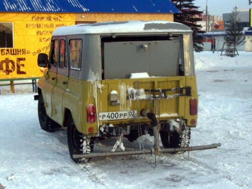УАЗ ледозаливочная машина
