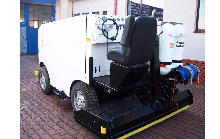 Ледозаливочная машина Olympia