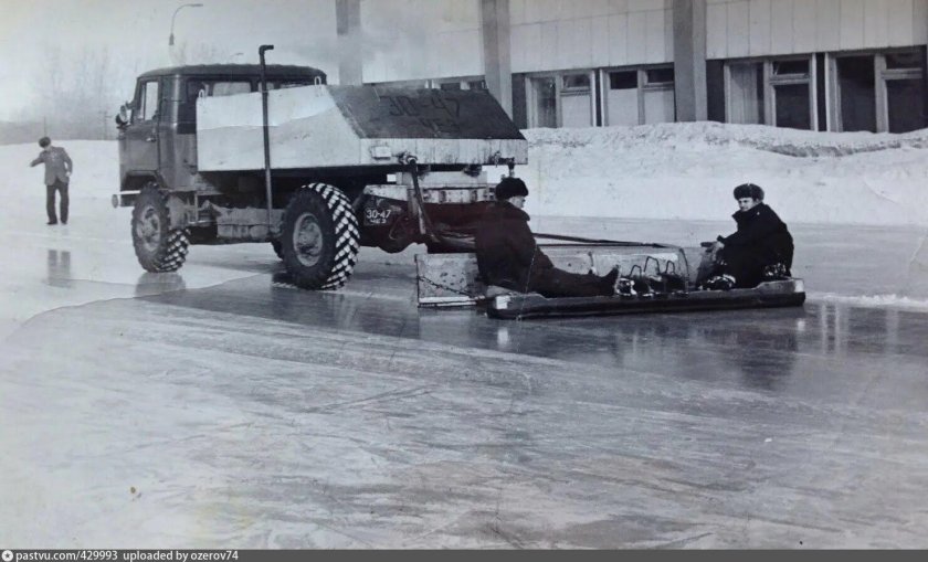 ГАЗ 66 для заливки льда