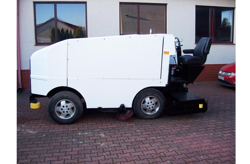 Ледозаливочная машина Olympia