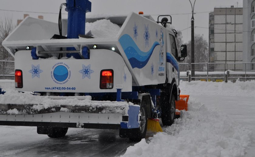 Умка ледозаливочная машина