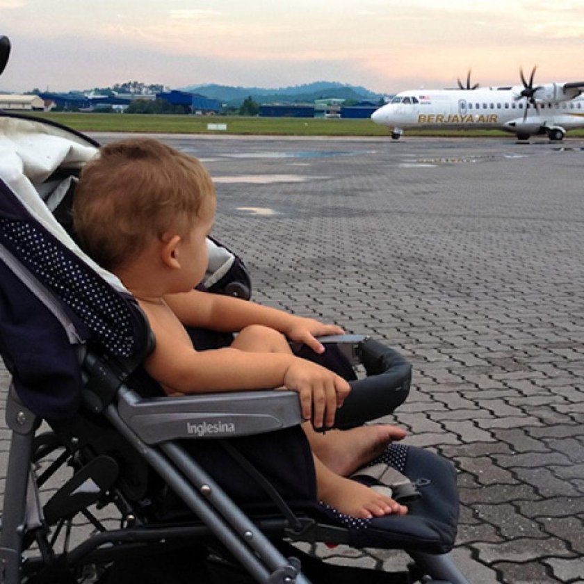 Путешествие на самолете для детей