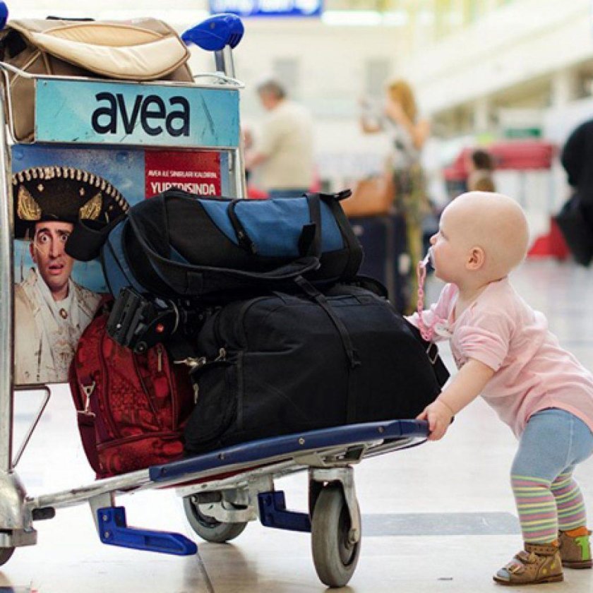 Дети в аэропорту