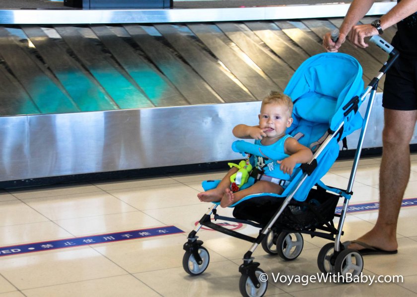 Младенец в коляске